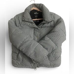 🖤 Hollister Houndstooth Puffer Jacket – Women’s M – Recycled Fill